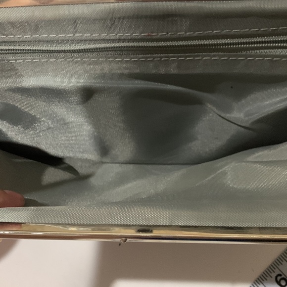 Clutch - Picture 4 of 12